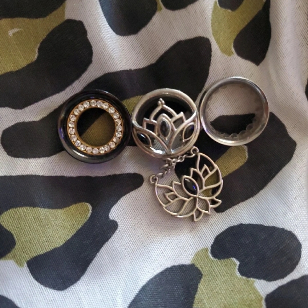 3 pair 19mm rhinestone plugs